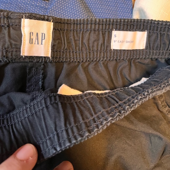 Set of 2 GAP 9” Easy Shorts Men size S - Picture 7 of 7